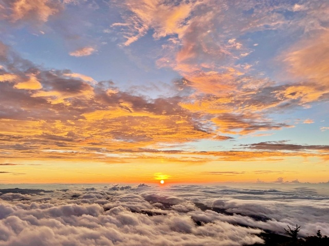 Sunrise from Mt Fuji