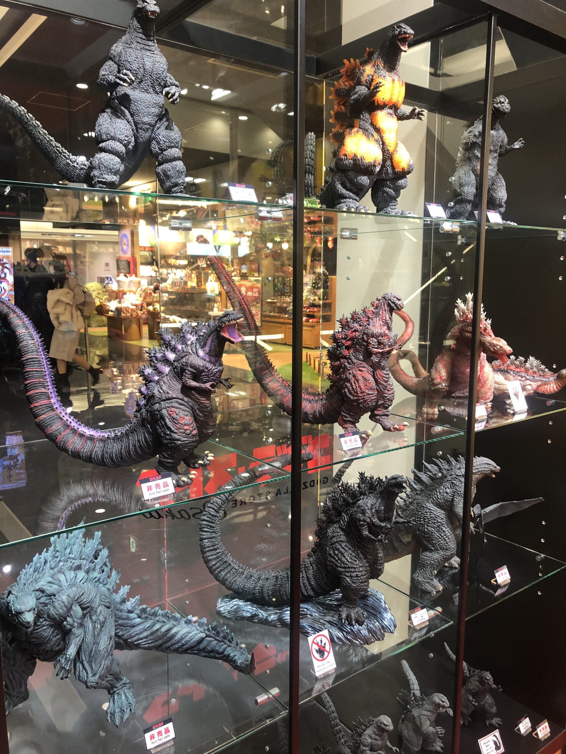 Godzilla Figurine_Shinsaibashi PARCO Osaka