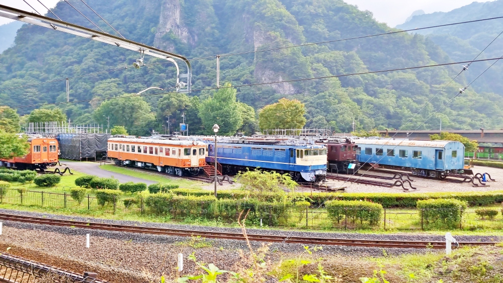 Hiking an Abandoned Railway: Abt Road and the Usui Pass – Japan