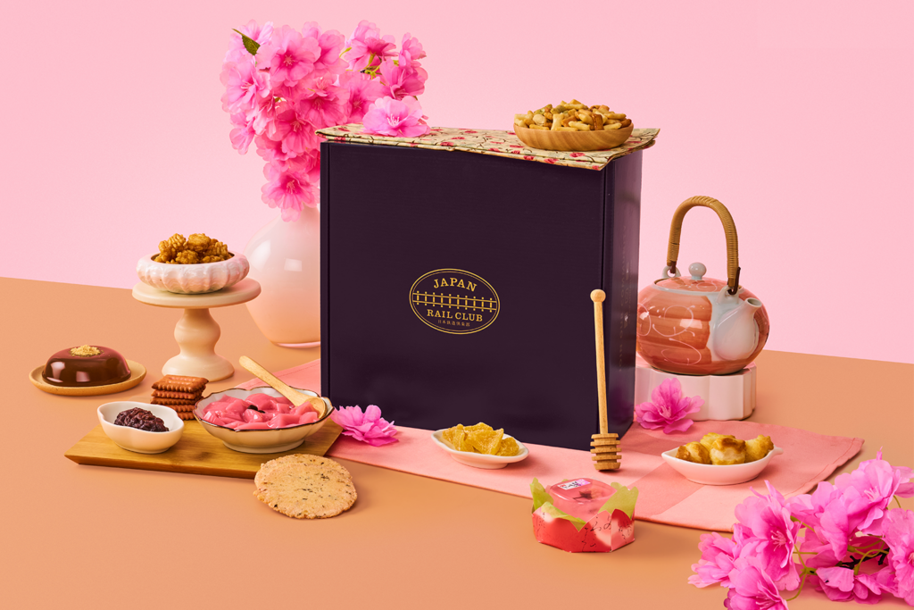Enjoy a sweetly “Honey Hanami” this month with JAPAN RAIL CLUB’s Omiyage Snack Box!